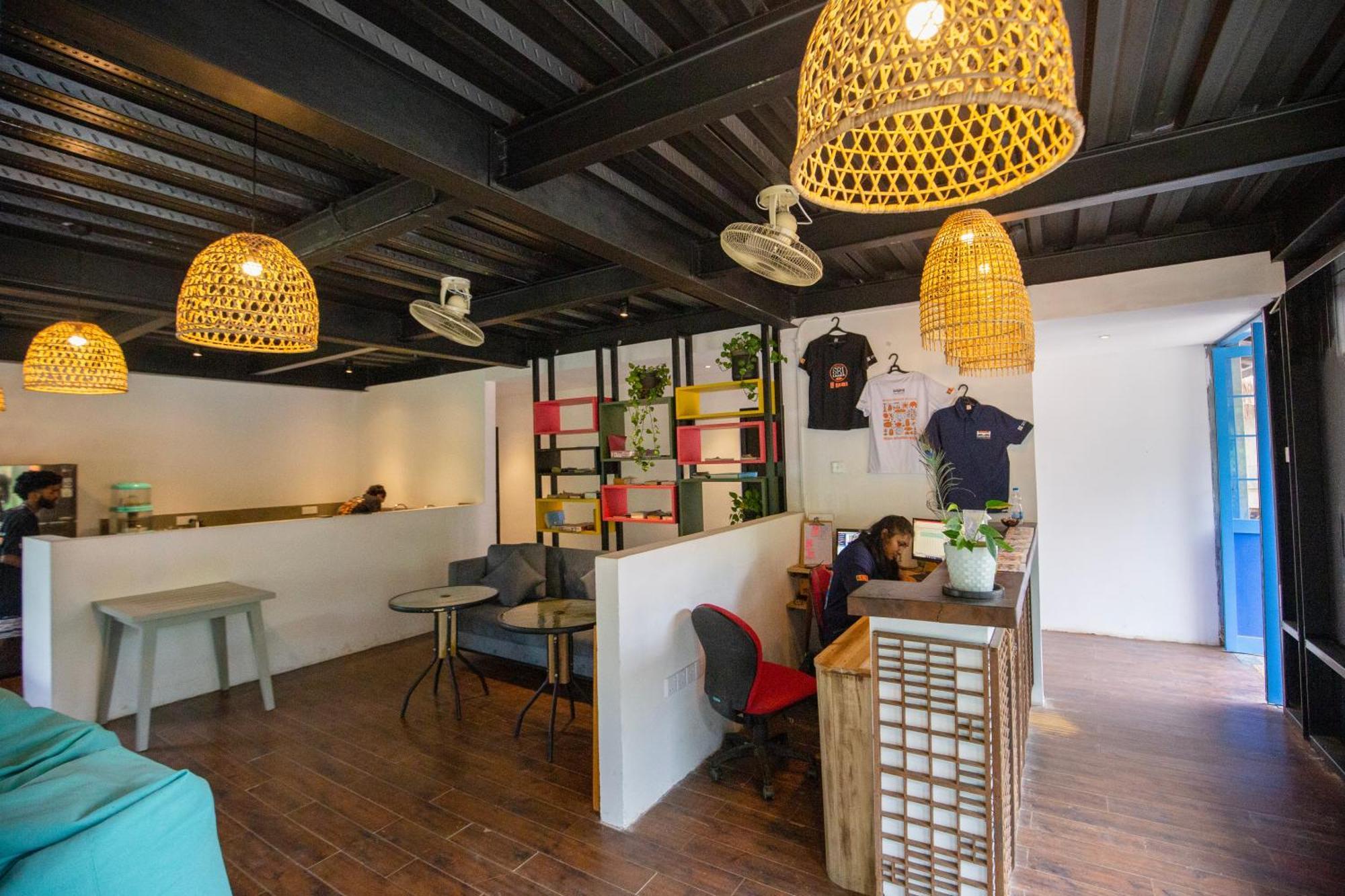 Hangover Hostels エッラ エクステリア 写真