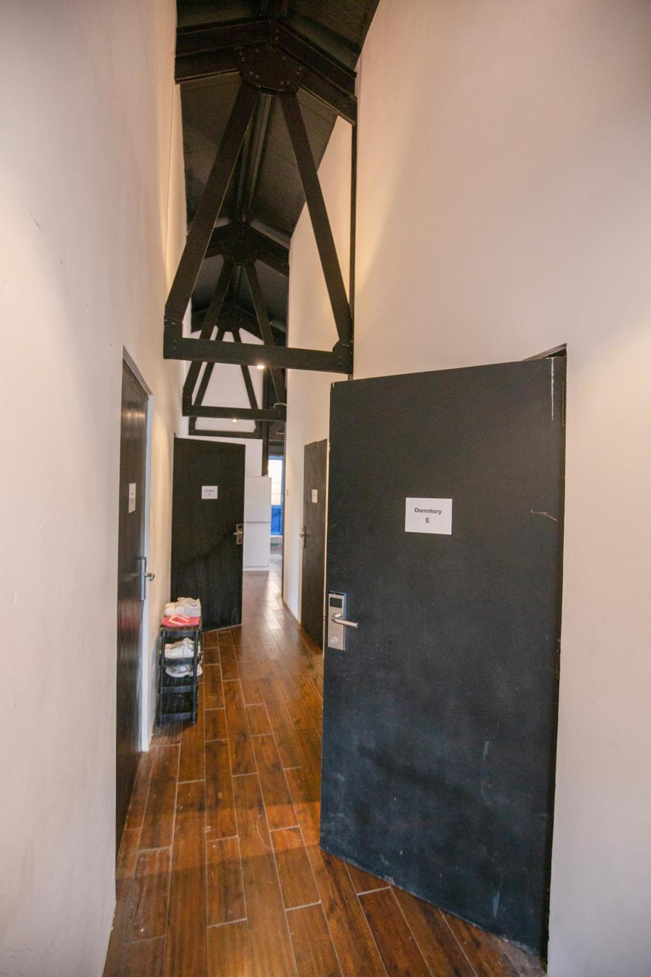 Hangover Hostels エッラ エクステリア 写真